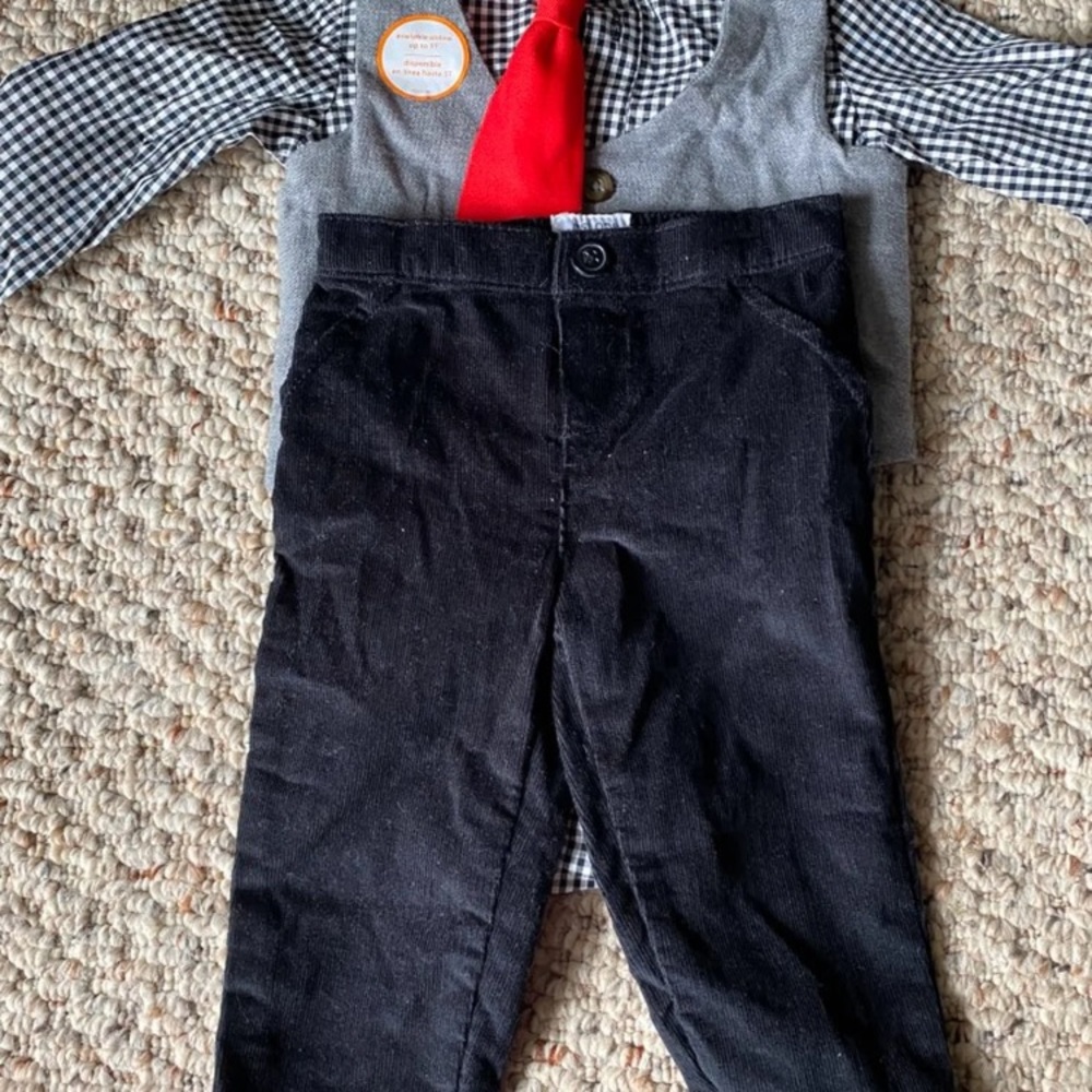 Two piece Carters outfit Boy. Shirt and pants